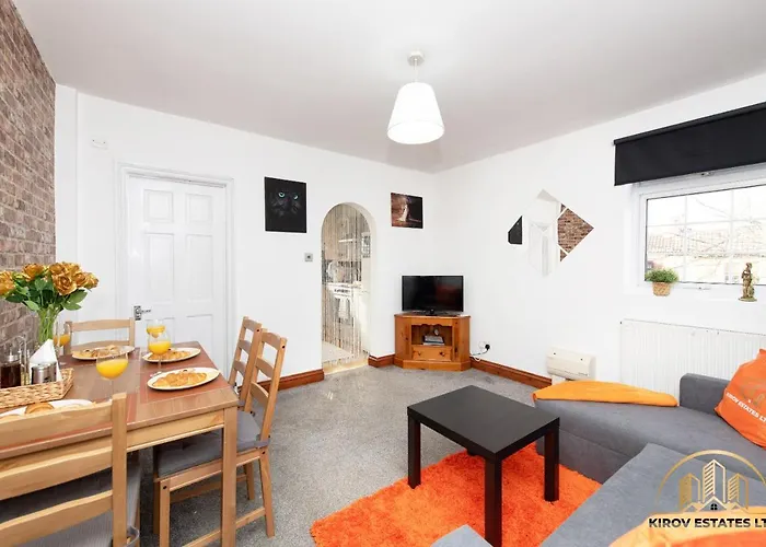 Athena Apartment - The Wisdom Of Town