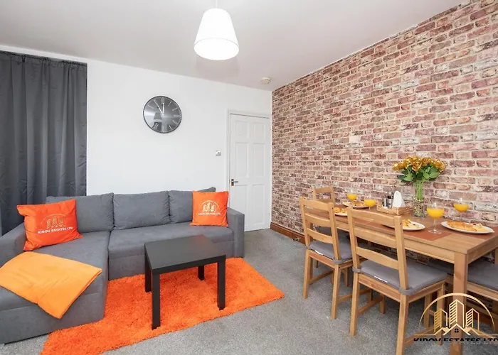 Athena Apartment - The Wisdom Of Town